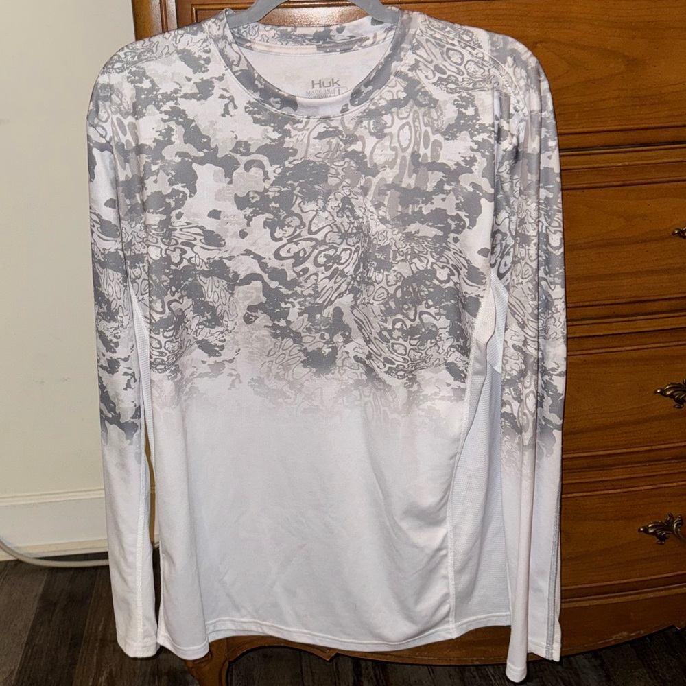 Huk Gray and White Long Sleeve